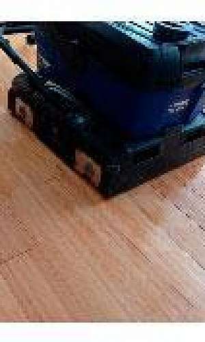 Limpeza de piso de madeira Limpeza de piso de madeira