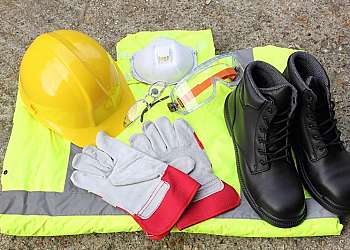 Limpeza de uniforme NR 10 Limpeza de uniforme NR 10